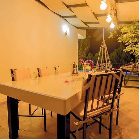 Bella